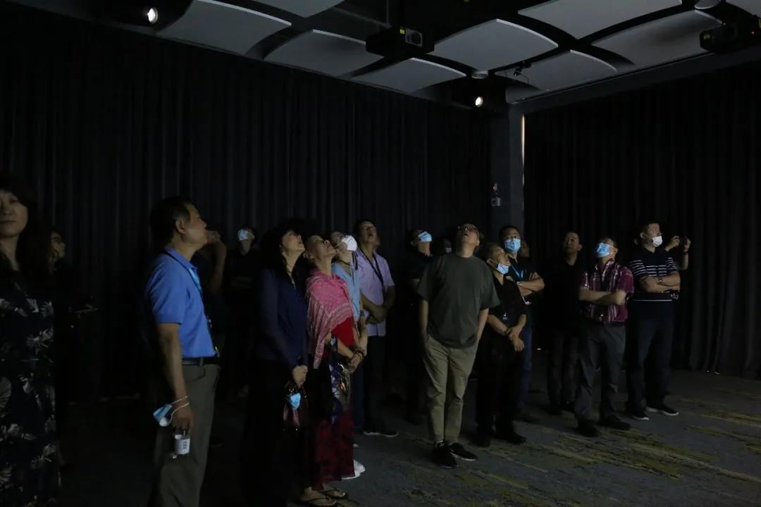 华汇教育培训中心授牌仪式完美落幕，行业精英齐聚一堂，畅谈未来！