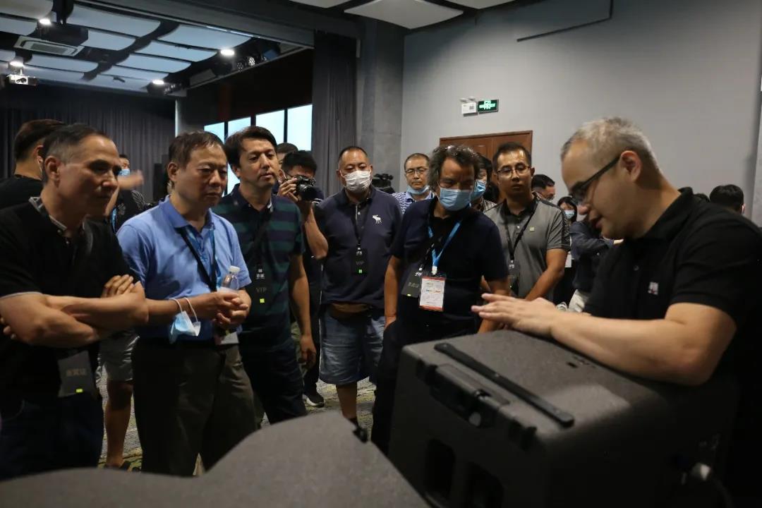 华汇教育培训中心授牌仪式完美落幕，行业精英齐聚一堂，畅谈未来！