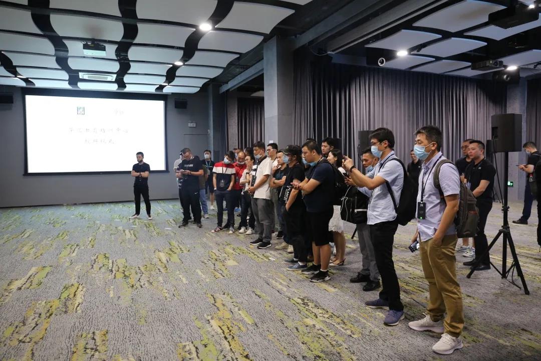 华汇教育培训中心授牌仪式完美落幕，行业精英齐聚一堂，畅谈未来！