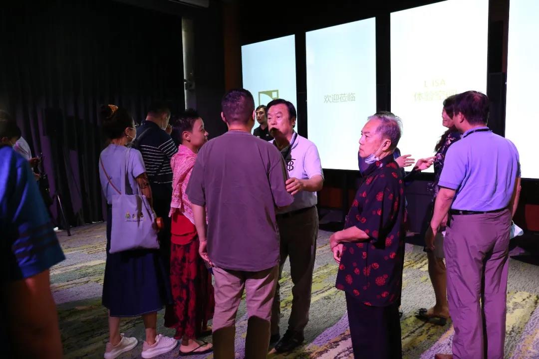 华汇教育培训中心授牌仪式完美落幕，行业精英齐聚一堂，畅谈未来！